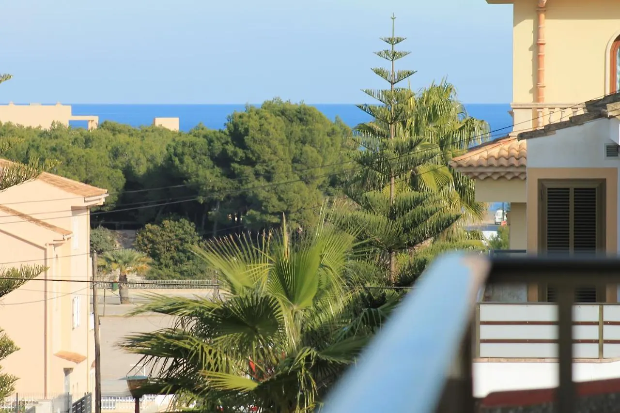 Noemi Near The Beach 坎皮卡福特
